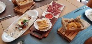 Dancing Lobster, restaurant portughez in complexul Pescariu Sports and Spa