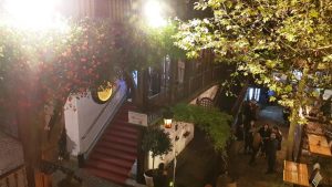 Hanul lui Manuc, terasa cu platani