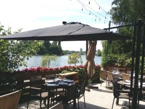 Il Locale, restaurant italian si terasa in parcul Herastrau