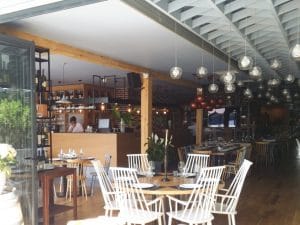 Il Locale, restaurant italian si terasa in parcul Herastrau