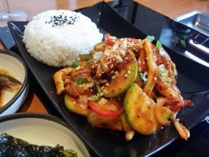 Mancare coreeana la restaurantul Seoul din Bucuresti