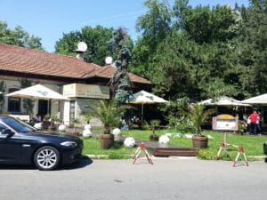 The Embassy Park, restaurant in parcul Herastrau 4