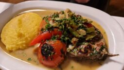 Bucatarie romaneasca si balcanica la Torna Frate