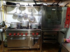 Shuichiro Sumiyoshi in bucatarie