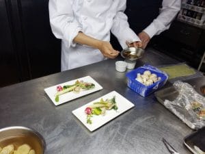 Shuichiro Sumiyoshi in bucatarie