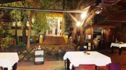 Torna Fratre, restaurant cu bucatarie balcanica traditionala
