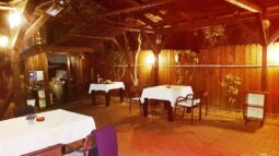 Torna Fratre, restaurant cu bucatarie balcanica traditionala