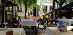 Torna Fratre restaurant traditional romanesc si balcanic in Bucuresti 01