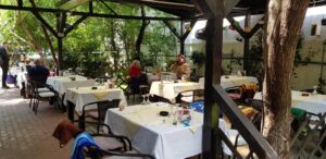 Torna Fratre restaurant traditional romanesc si balcanic in Bucuresti 22