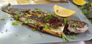 Torna Fratre restaurant traditional romanesc si balcanic in Bucuresti 38
