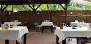 Torna Fratre restaurant traditional romanesc si balcanic in Bucuresti 42