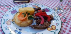 Bistro Mon Cheri la Piata Dorobantilor, bucatarie urbana