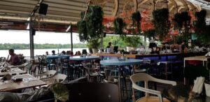 Biutiful by the Lake, terasa in parcul Herastrau