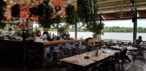 Biutiful by the Lake, terasa in parcul Herastrau