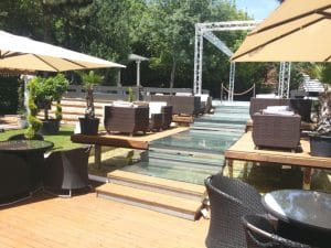 Bonton Palace, terasa cu piscina in Parcul Herastrau