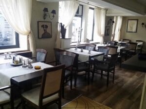 Burebista, terasa si restaurant romanesc si vanatoresc in Bucuresti