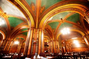 Caru cu Bere, restaurant in Centrul Vechi al Bucurestiului