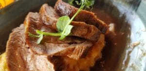 Mancare simpla pe malul Lacului Herastrau