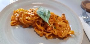 EMTE, bistrou de hamburgeri, paste si salate in Calea Floreasca