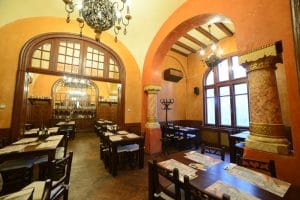 Hanu Berarilor Interbelic, Casa Soare, restaurant romanesc