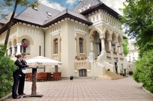 Hanu Berarilor Interbelic, Casa Soare, restaurant romanesc