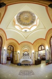 Hanu Berarilor Interbelic, Casa Soare, restaurant romanesc