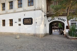 Hanu lui Manuc, restaurant turistic romanesc in Centrul Vechi al Bucurestiului