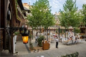 Hanu lui Manuc, restaurant turistic romanesc in Centrul Vechi al Bucurestiului