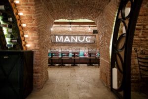 Hanu lui Manuc, restaurant turistic romanesc in Centrul Vechi al Bucurestiului