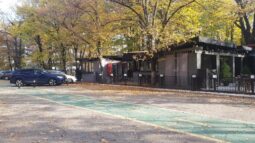 Un restaurant popular in parcul Herastrau