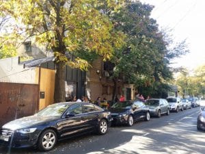 Intrarea Bitolia din Dorobanti, cu restaurantul Frudisiac