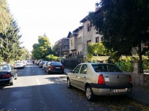 Intrarea Bitolia din Dorobanti, cu restaurantul Frudisiac