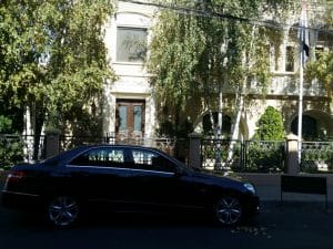 Intrarea Bitolia din Dorobanti, cu restaurantul Frudisiac