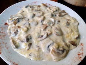 La Copac, terasa boema si restaurant specific romanesc pe Pitar Mos