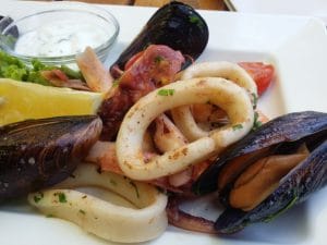 La Raci, terasa restaurant pe Lacul Herastrau, in Bucuresti