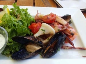 La Raci, terasa restaurant pe Lacul Herastrau, in Bucuresti