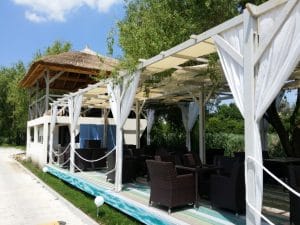Metafish, restaurant pescaresc grecesc in Complex Jardin, lacul Plumbuita