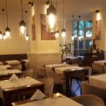 Mezzaluna, restaurant cu bucatarie italiana populara