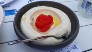 Octopus, restaurant libanez in Parchul Herastrau