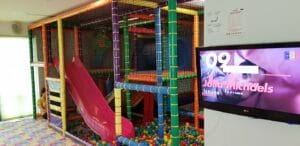 Phill, un restaurant child friendly in Pipera