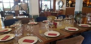 Quattro Stagioni. trattoria in Parcul Hearstrau la Piata Charles de Gaulle