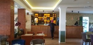 Quattro Stagioni. trattoria in Parcul Hearstrau la Piata Charles de Gaulle