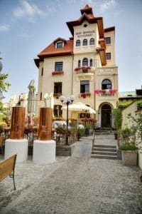 Restaurantul Hanul Berarilor Casa Elena Lupescu