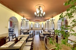Restaurantul Hanul Berarilor Casa Elena Lupescu