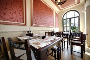 Restaurantul Hanul Berarilor Casa Elena Lupescu