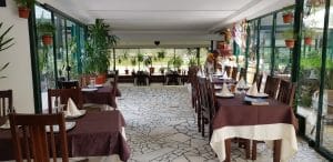 Restaurantul Monte Carlo de pe lacul din Parcul Cismigiu