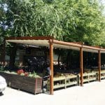 Riviera, restaurant international in Parcul National