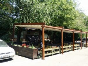 Riviera, restaurant international in Parcul National
