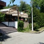 Riviera, restaurant international in Parcul National