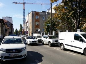Strada Sevastopol cu restaurantul panoramic Upstairs Rooftop